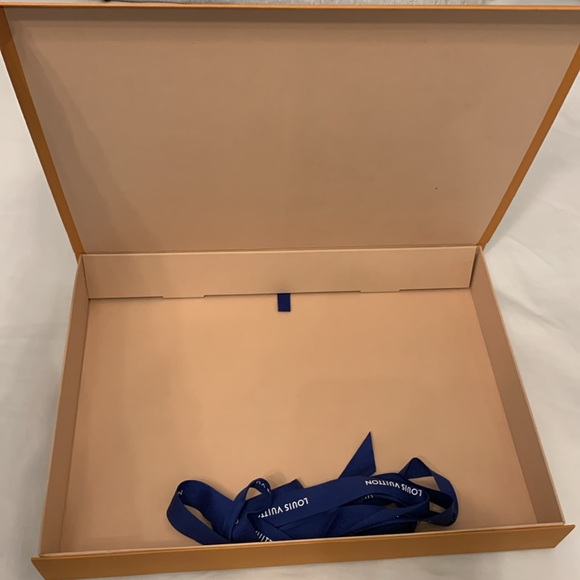 Louis Vuitton Gift Box - Picture 2 of 2
